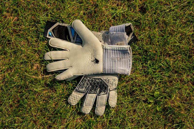 How Often Do Goalkeepers Change Gloves?