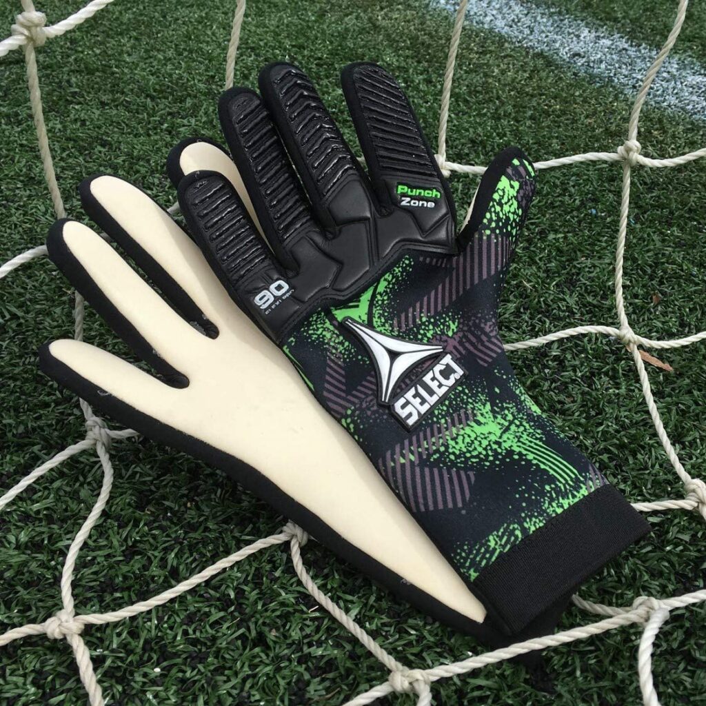 Select 90 Flexi Pro Goalkeeper Gloves Review - The Cheap Premium Glove?